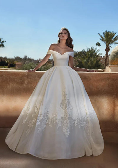 Popular design Sweepingly Romantic All at Once Full-Length A-Line Wedding  Dress with Strikingly Voluminous, Soft Fuffled Organza Skirt - China Wedding  Dress and Wedding Gown price | Made-in-China.com